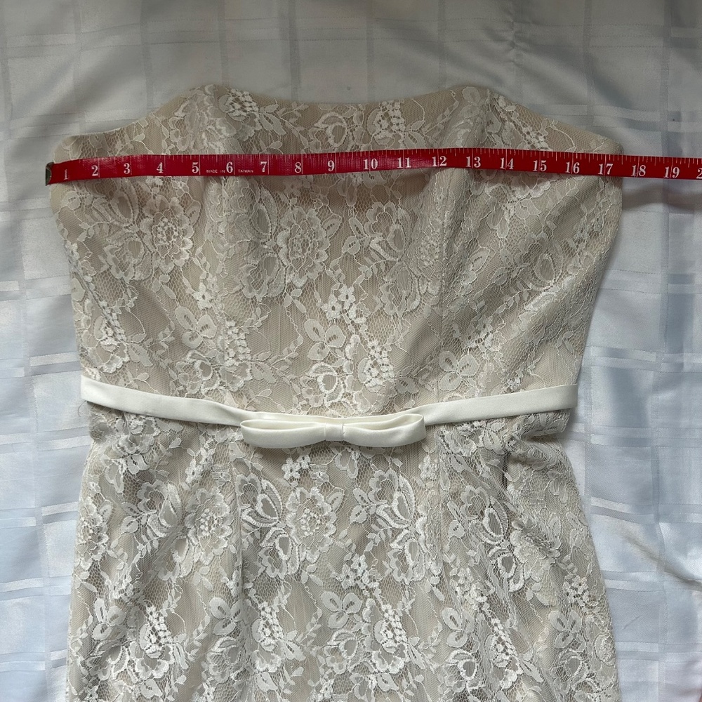Alfred Angelo Strapless Empire Waist Champagne Underlay White Lace Overlay Dress - Picture 5 of 17